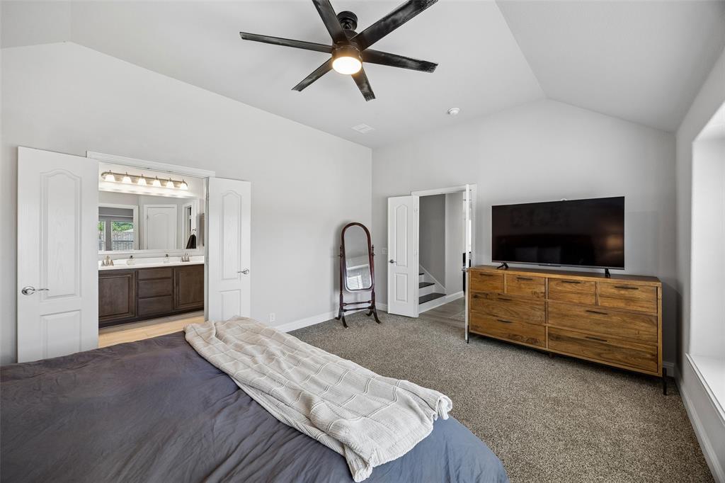 813 Lake Cove Drive Property Photo 17