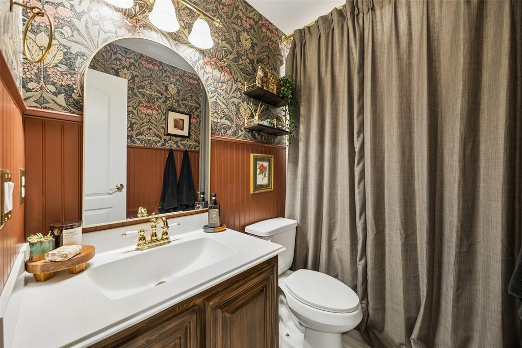 813 Lake Cove Drive Property Photo 21