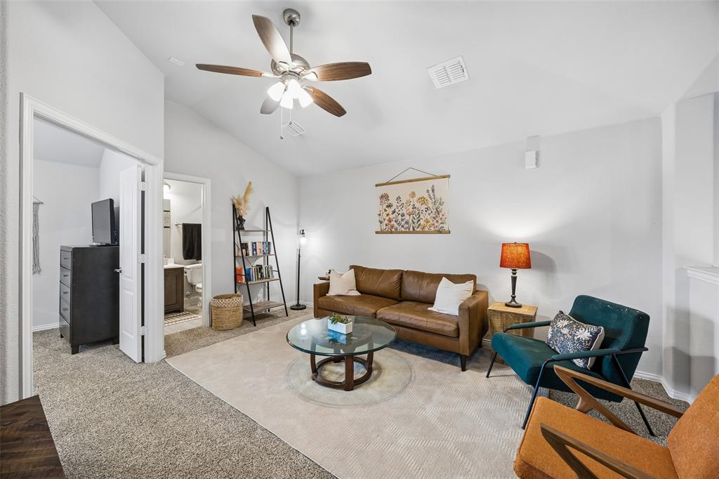 813 Lake Cove Drive Property Photo 23