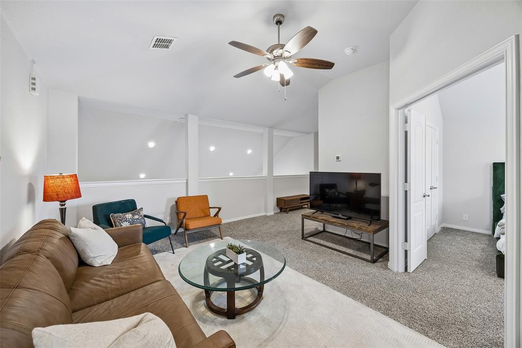 813 Lake Cove Drive Property Photo 25