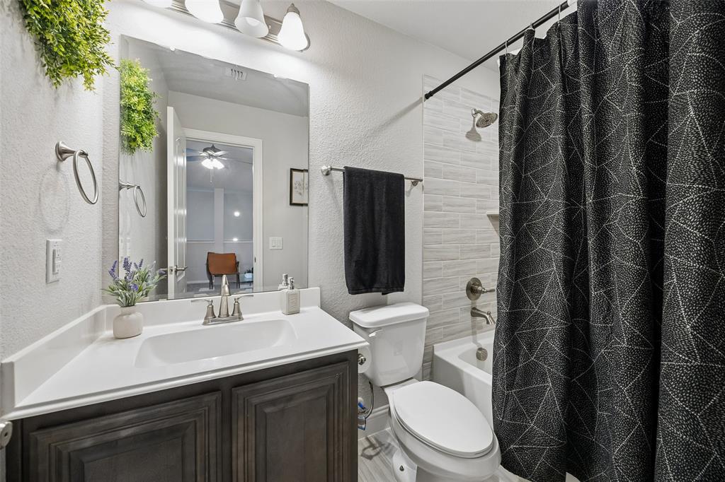 813 Lake Cove Drive Property Photo 27