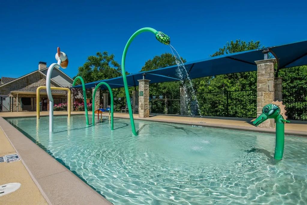 813 Lake Cove Drive Property Photo 35
