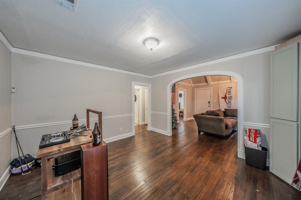 3257 Greene Avenue Property Photo 6