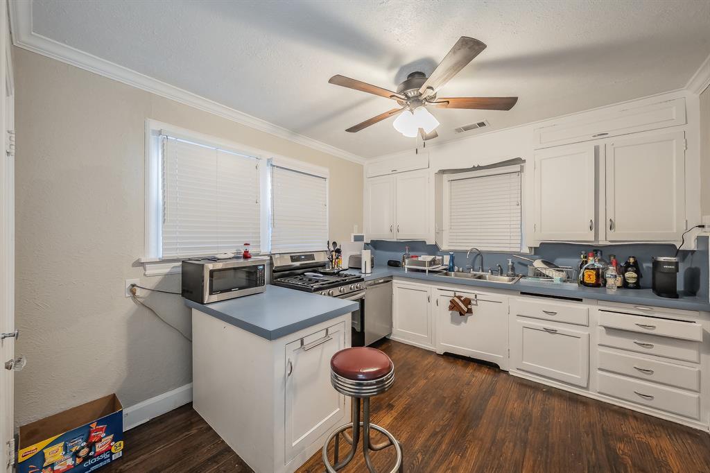 3257 Greene Avenue Property Photo 7