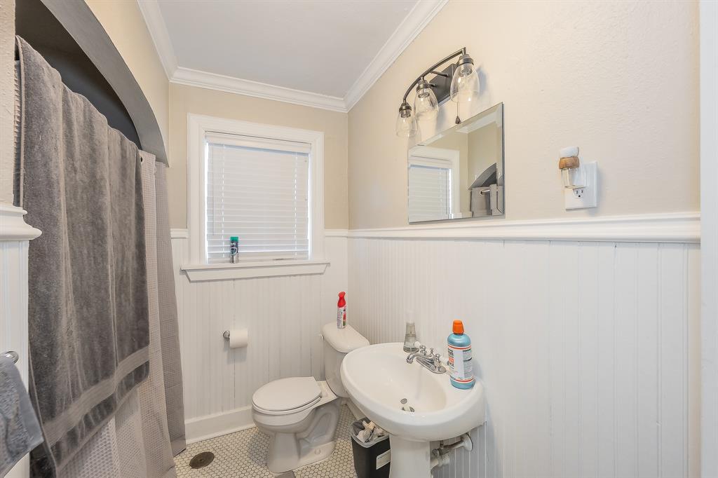 3257 Greene Avenue Property Photo 24