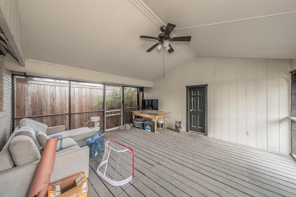3257 Greene Avenue Property Photo 25
