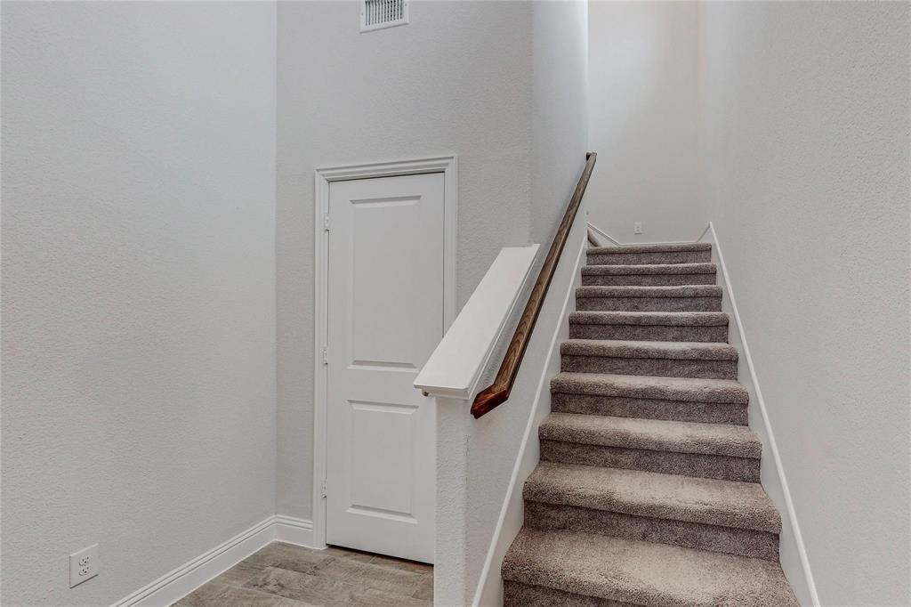 961 Waterview Drive Property Photo 4
