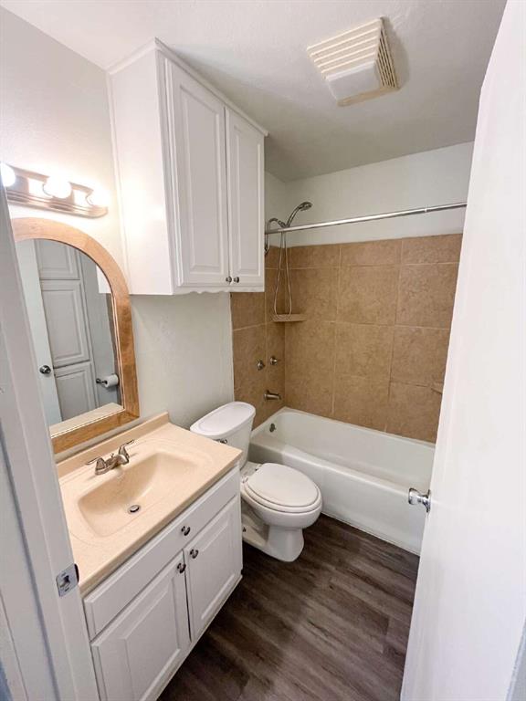 206 E 3rd Street Property Photo 10