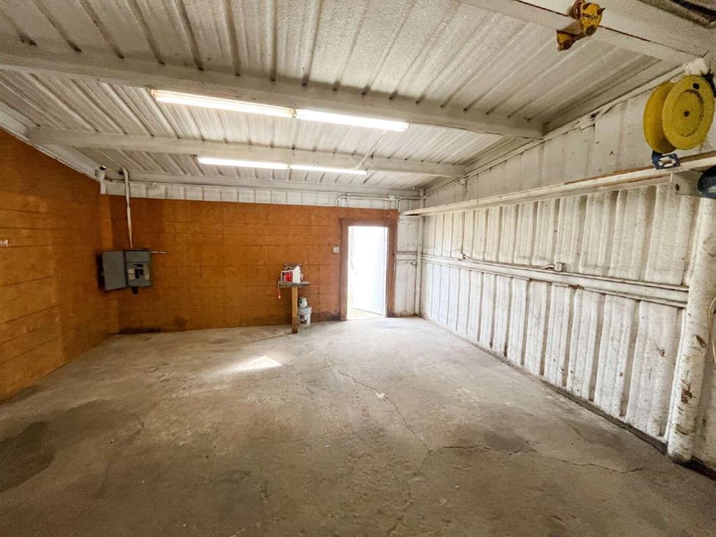 206 E 3rd Street Property Photo 18