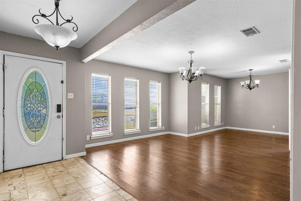 1241 College Parkway Property Photo 3