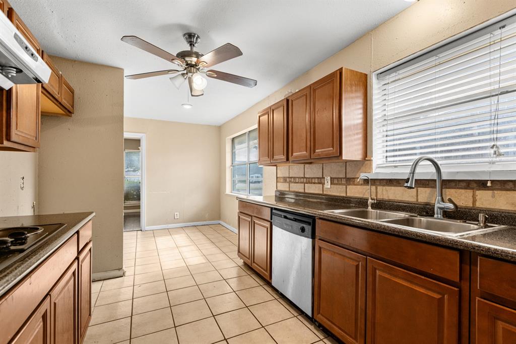 1241 College Parkway Property Photo 7