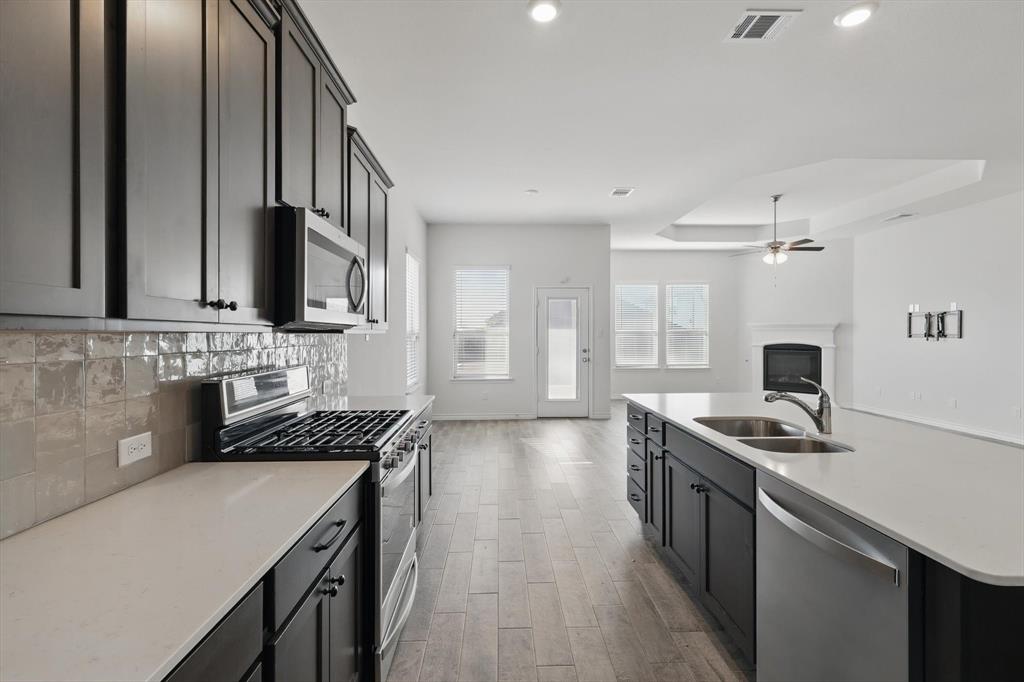 11112 Summer Rain Boulevard Property Photo 12