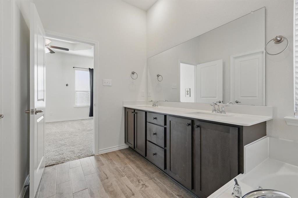 11112 Summer Rain Boulevard Property Photo 24