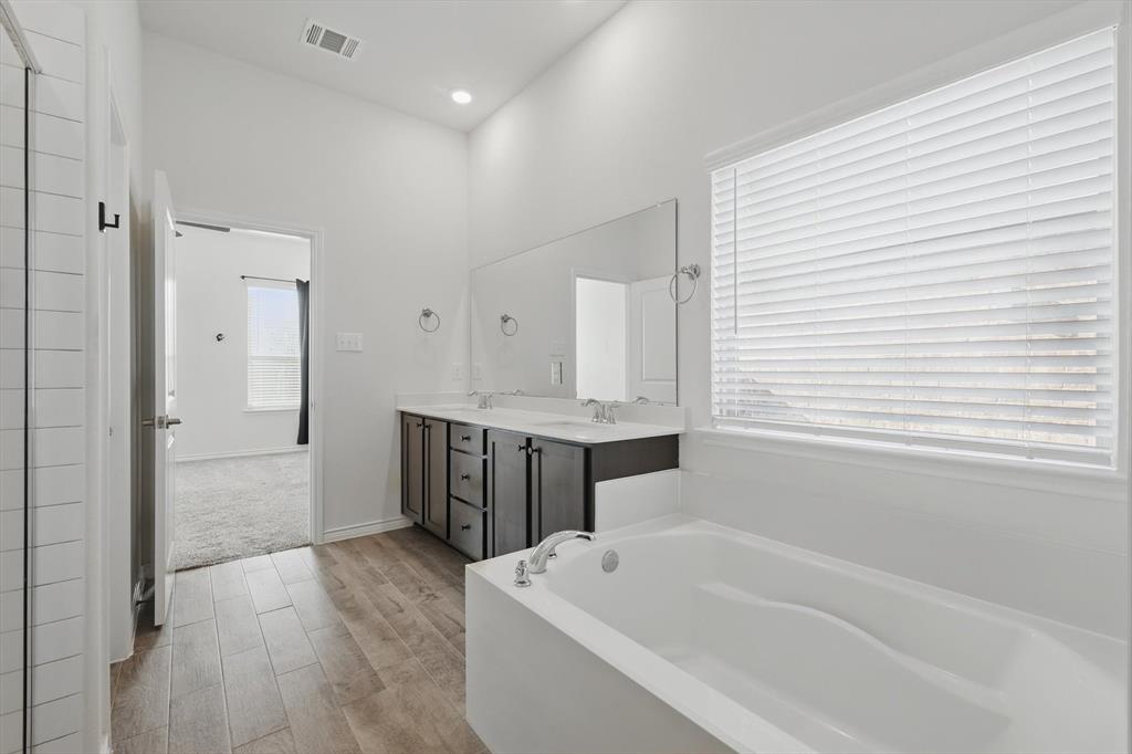11112 Summer Rain Boulevard Property Photo 27