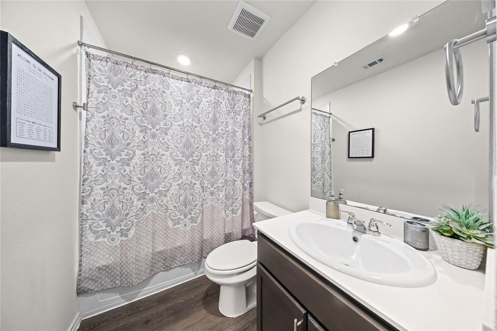2920 Roper Street Property Photo 5