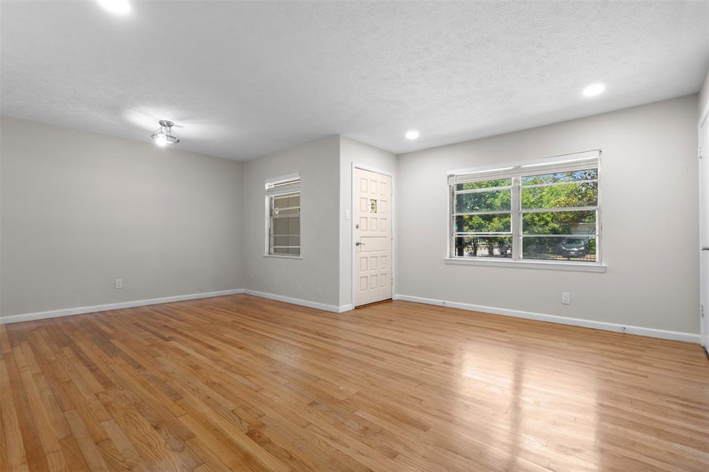 10804 Ruth Ann Drive Property Photo 4