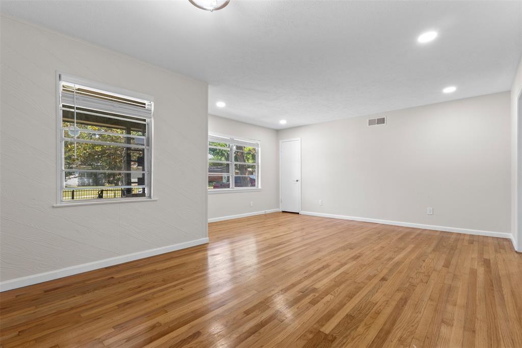 10804 Ruth Ann Drive Property Photo 5