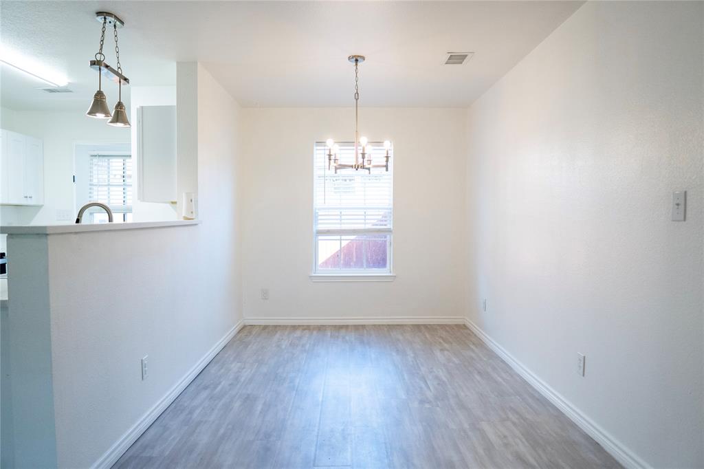 300 S Cottonbelt Avenue 3a Property Photo 5