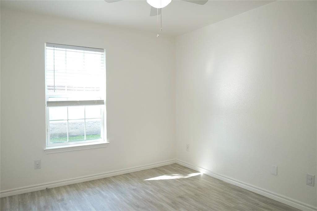 300 S Cottonbelt Avenue 3a Property Photo 7