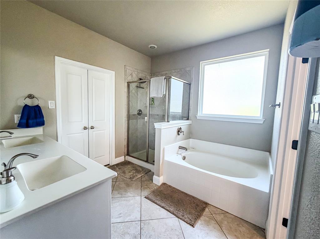 402 N Trinity Street Property Photo 7