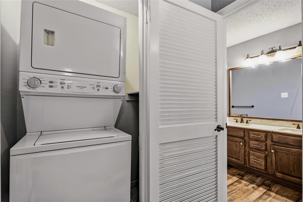 1307 Willoughby Lane 5421 Property Photo 16