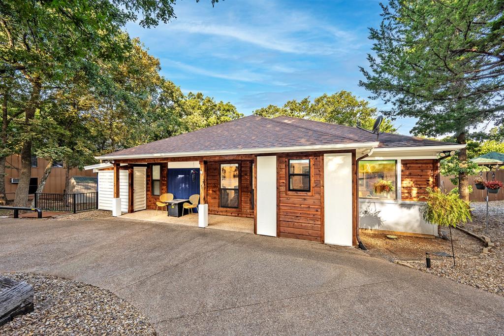 153 Bridlepath Drive Property Photo 1