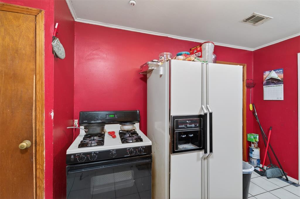 511 Hancock Property Photo 6