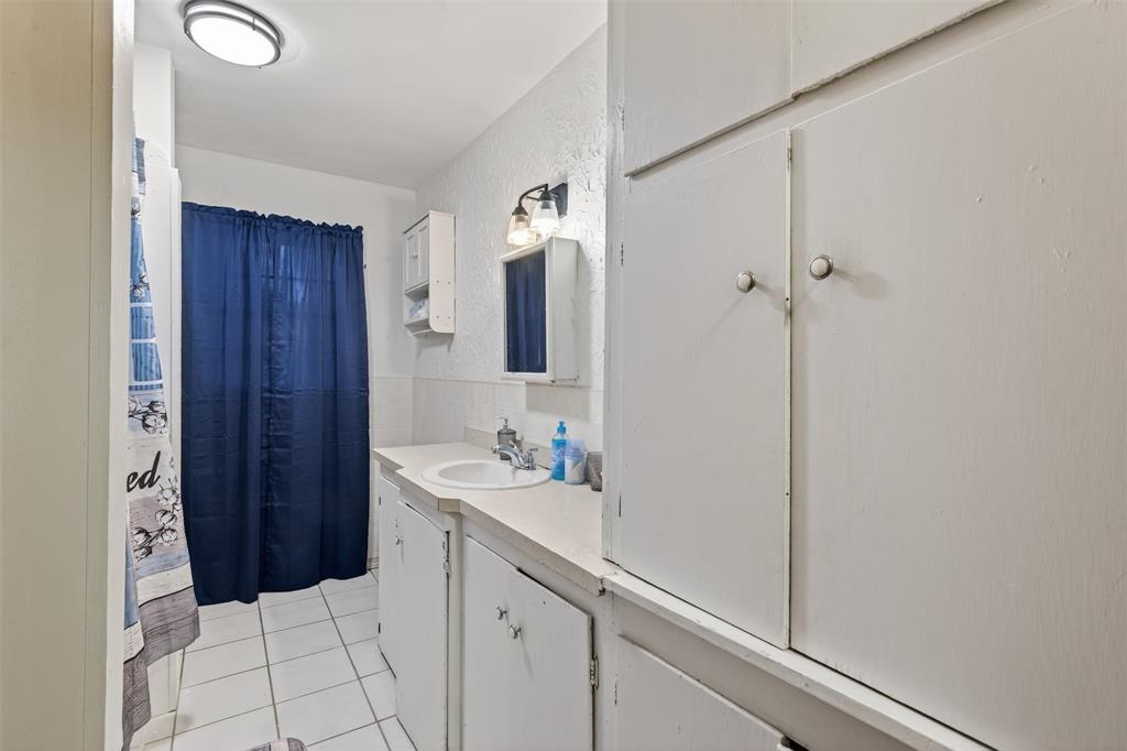 511 Hancock Property Photo 11