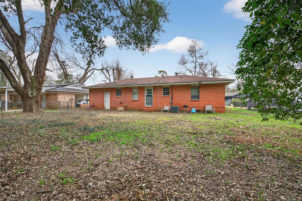 511 Hancock Property Photo 14