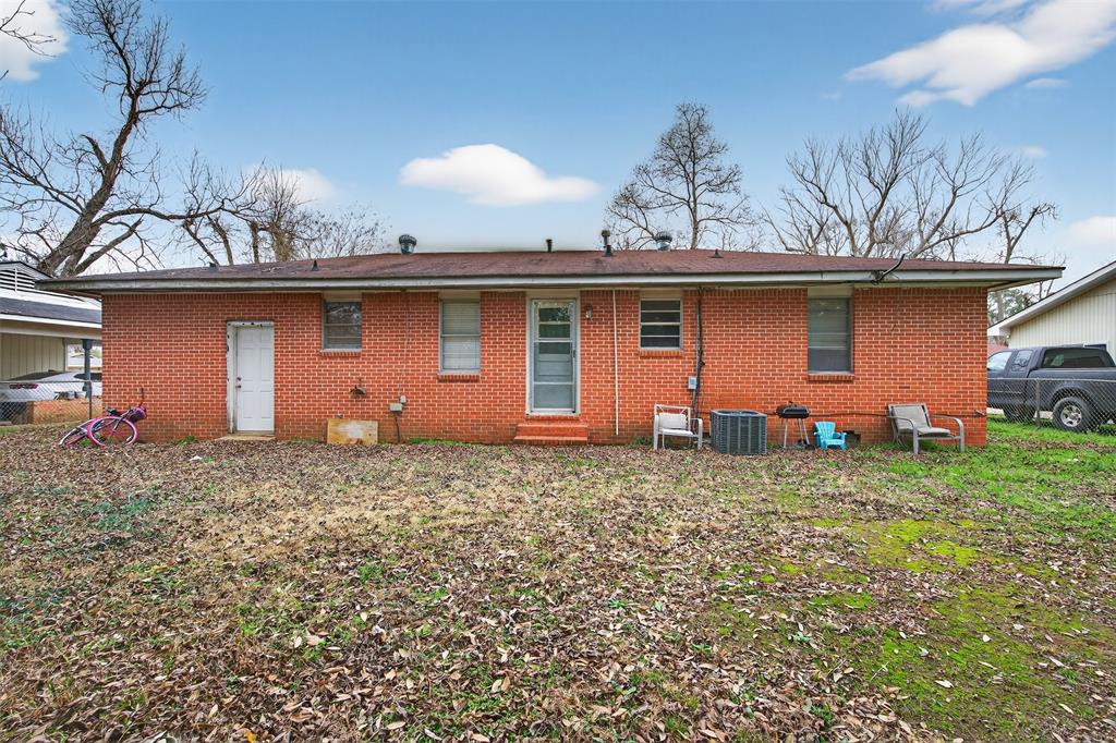 511 Hancock Property Photo 15