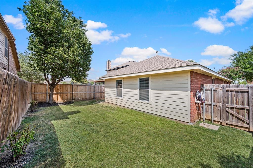 12113 Thicket Bend Drive Property Photo 2