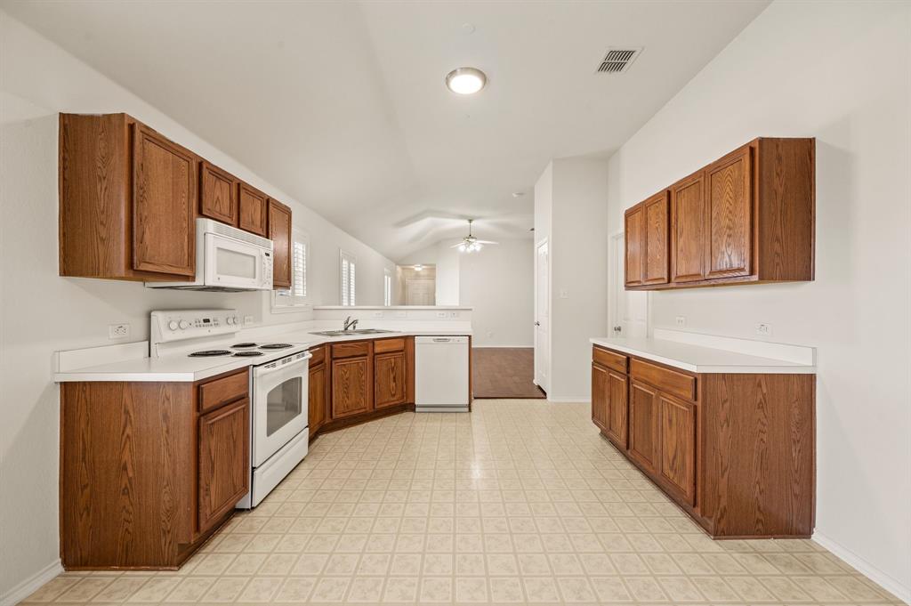 12113 Thicket Bend Drive Property Photo 11
