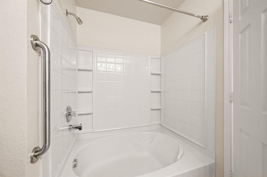 12113 Thicket Bend Drive Property Photo 23
