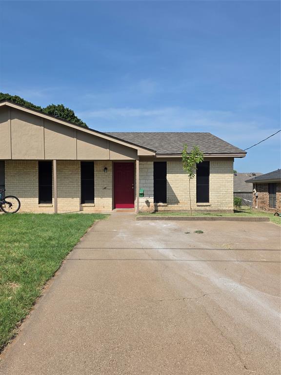1014 Harbor Lakes Drive Property Photo 1
