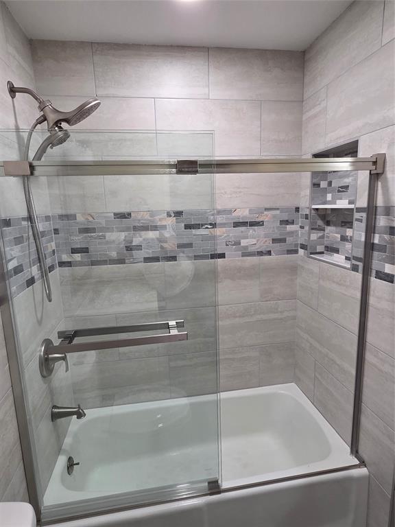 1014 Harbor Lakes Drive Property Photo 9