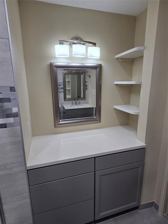 1014 Harbor Lakes Drive Property Photo 10