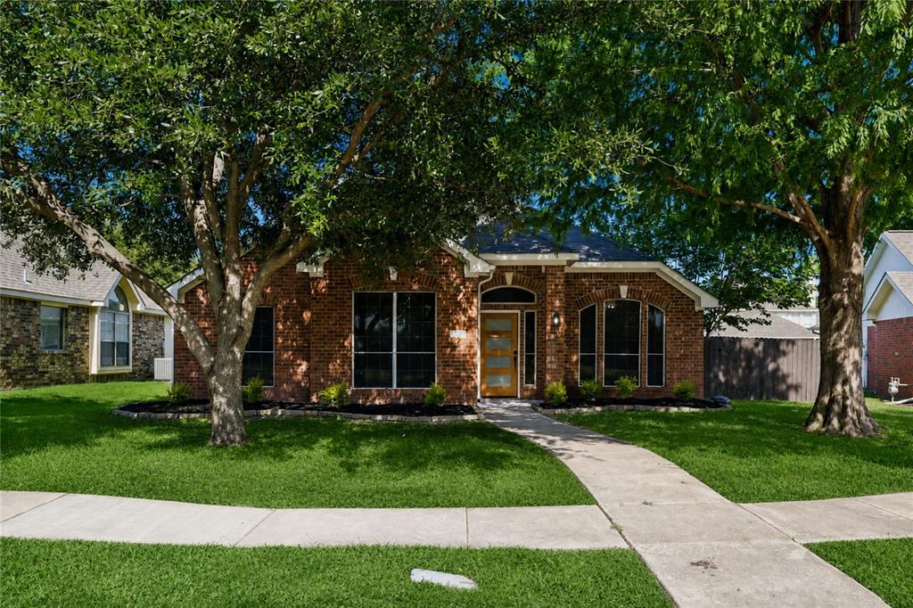 305 Droinwich Circle Property Photo 1