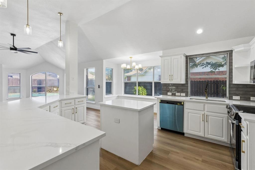 305 Droinwich Circle Property Photo 3