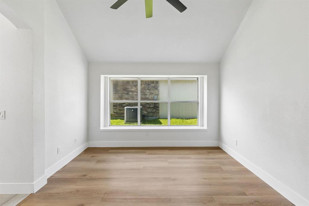 305 Droinwich Circle Property Photo 20