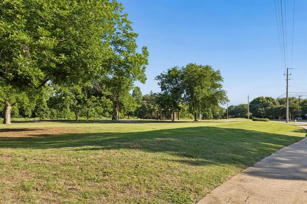 305 Droinwich Circle Property Photo 26