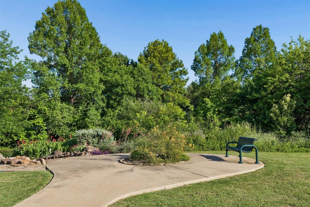 305 Droinwich Circle Property Photo 28