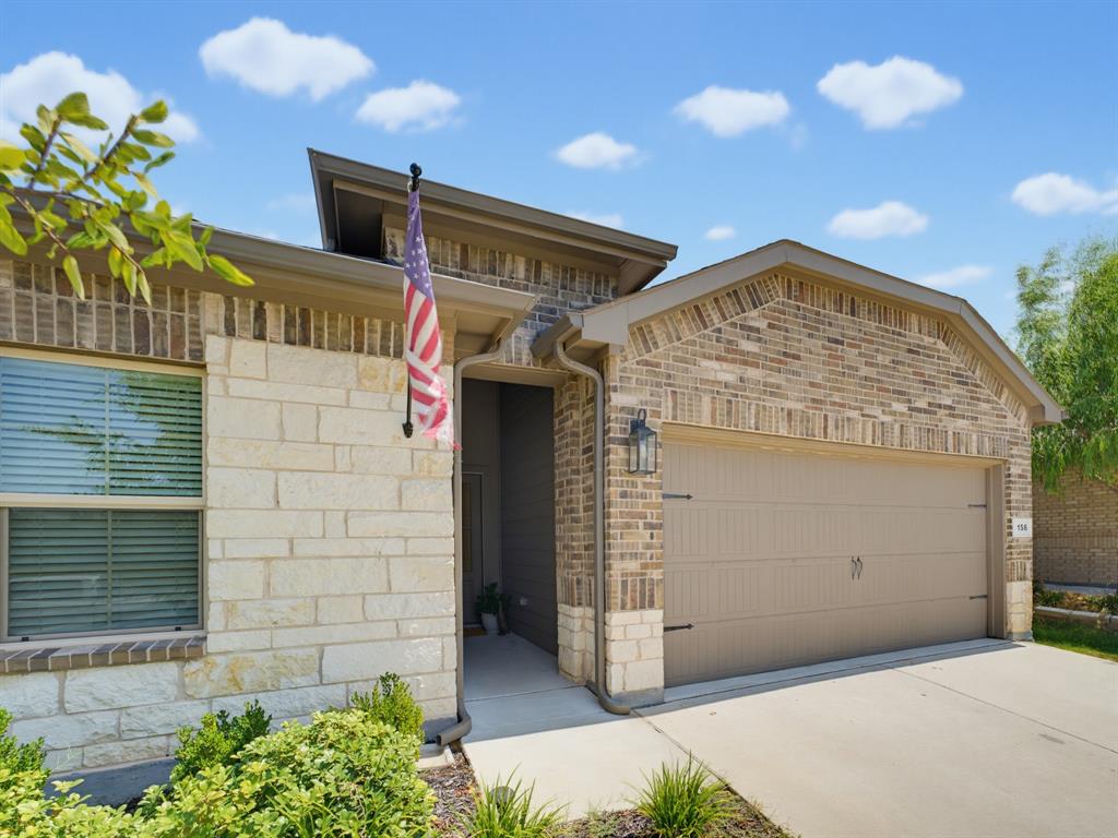 156 Waterbend Cove Property Photo 2