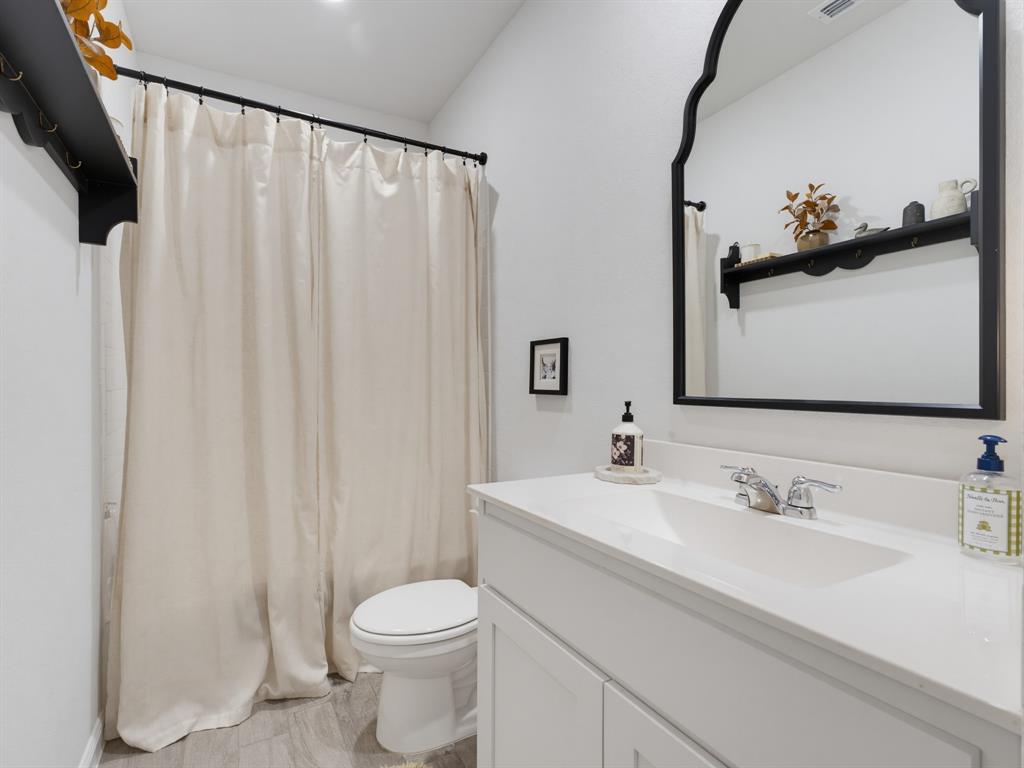 156 Waterbend Cove Property Photo 11
