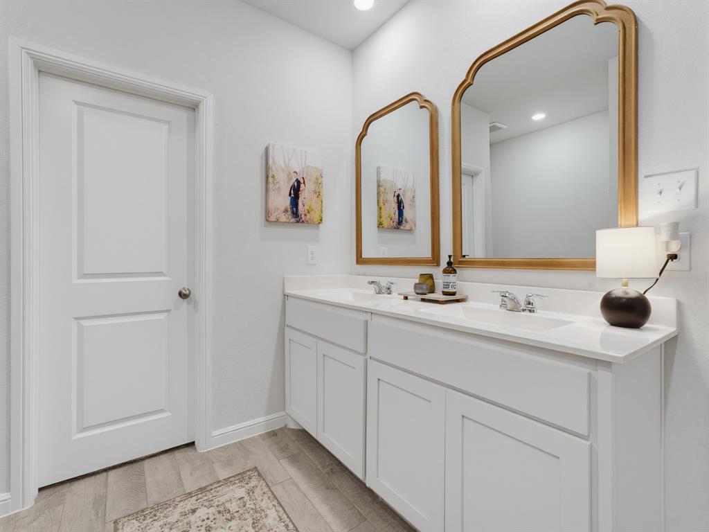 156 Waterbend Cove Property Photo 15
