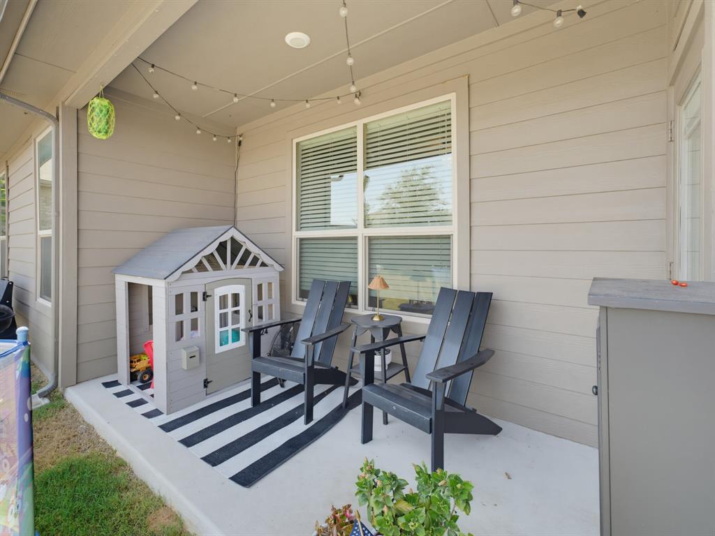 156 Waterbend Cove Property Photo 17