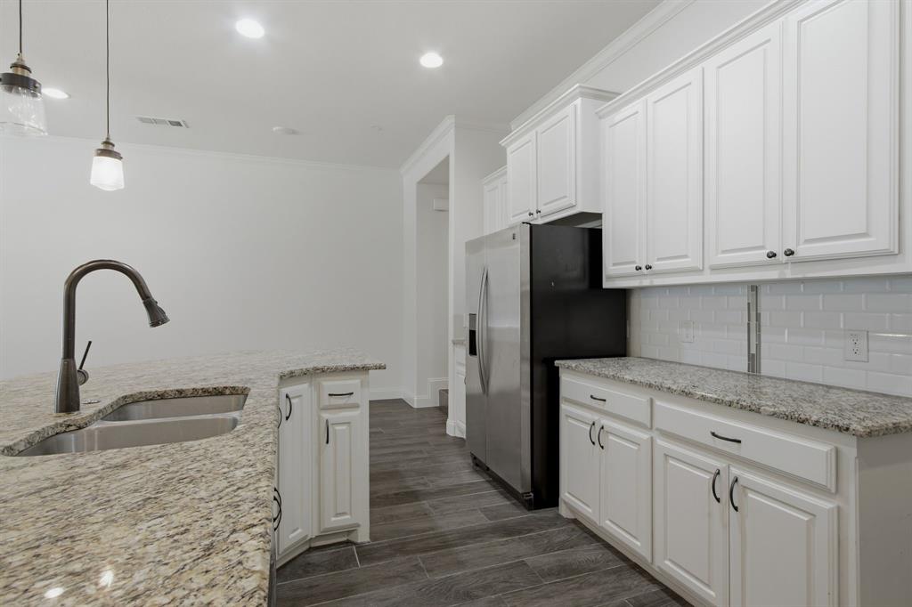 4818 Empire Way Property Photo 17