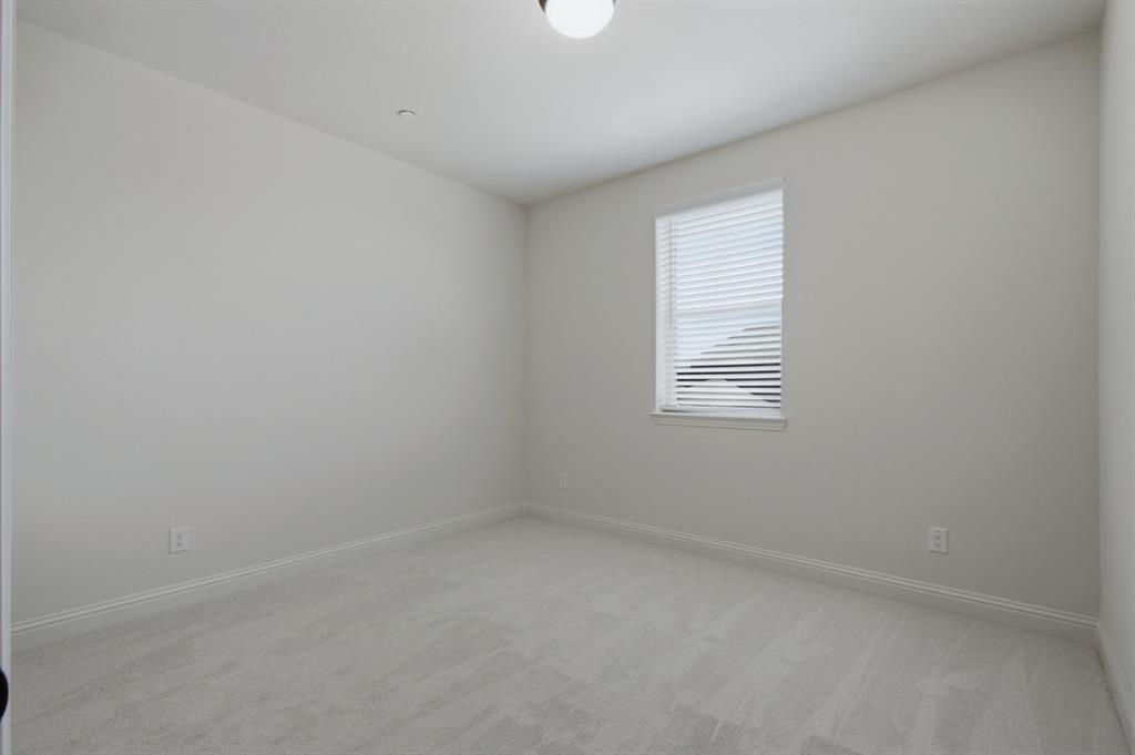 4818 Empire Way Property Photo 28