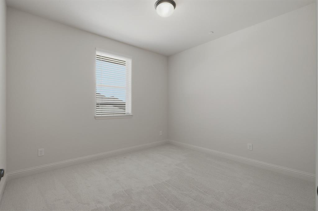 4818 Empire Way Property Photo 29
