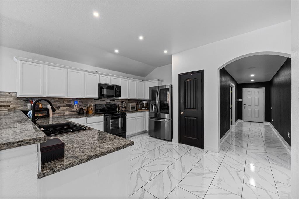 1612 Ambercrest Drive Property Photo 1