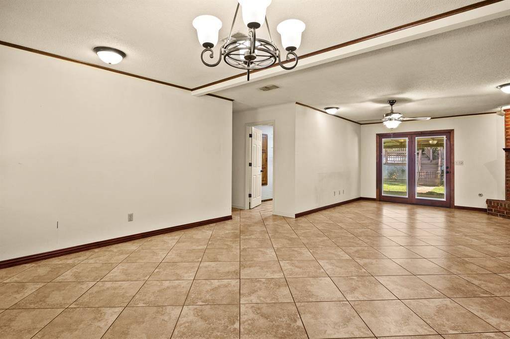 410 S Willis Street Property Photo 8